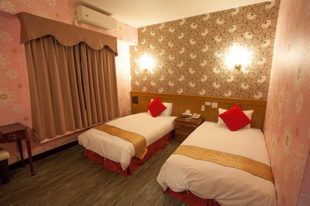 Chiayi Crown Hotel Екстер'єр фото