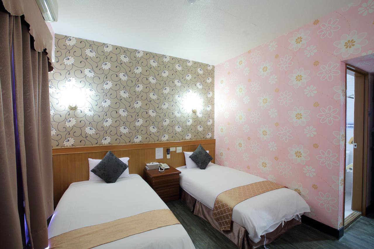 Chiayi Crown Hotel Екстер'єр фото
