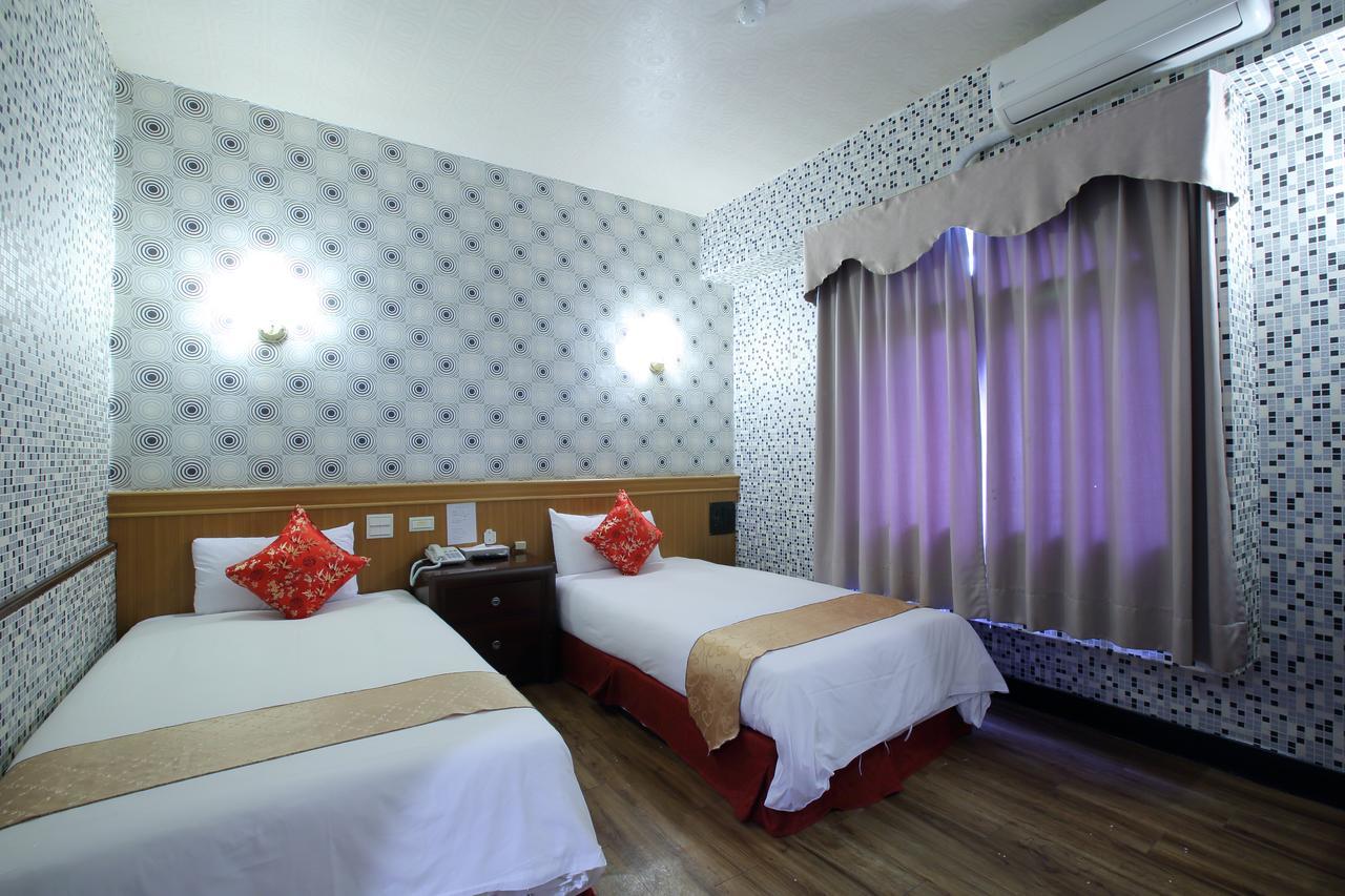 Chiayi Crown Hotel Екстер'єр фото