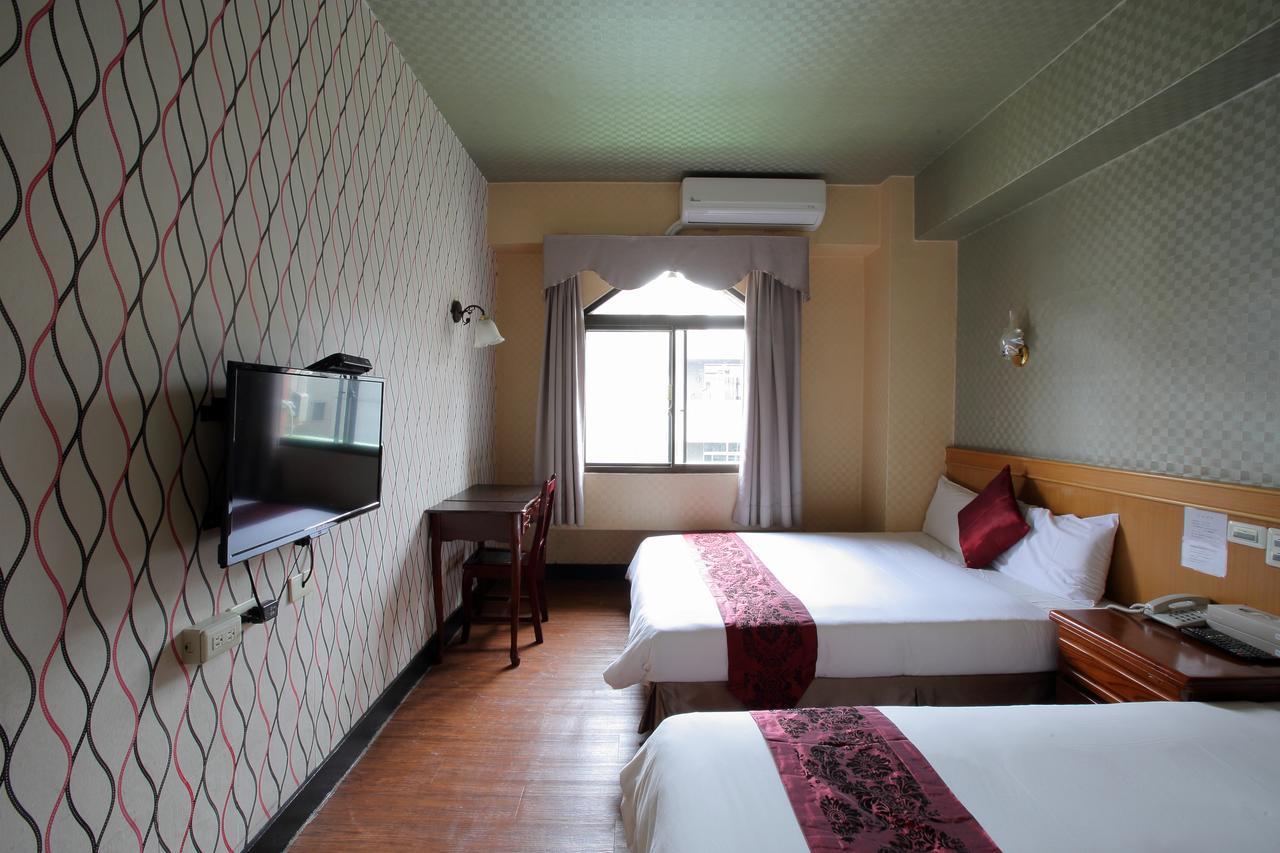 Chiayi Crown Hotel Екстер'єр фото