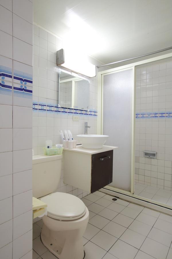 Chiayi Crown Hotel Екстер'єр фото