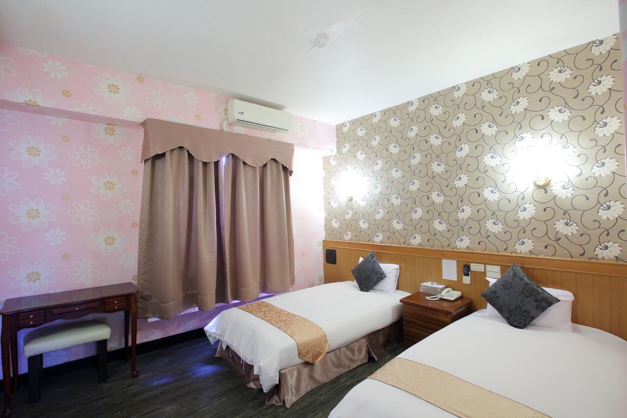 Chiayi Crown Hotel Екстер'єр фото