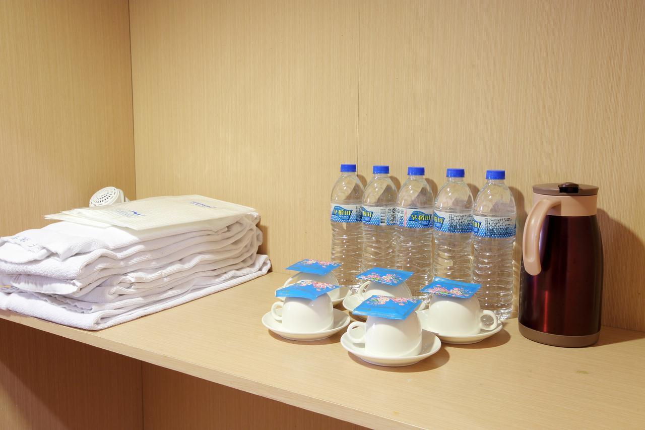 Chiayi Crown Hotel Екстер'єр фото
