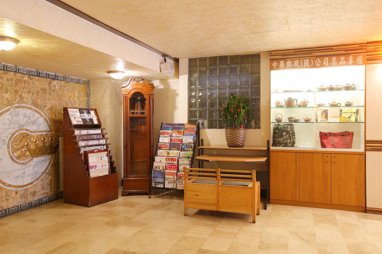 Chiayi Crown Hotel Екстер'єр фото