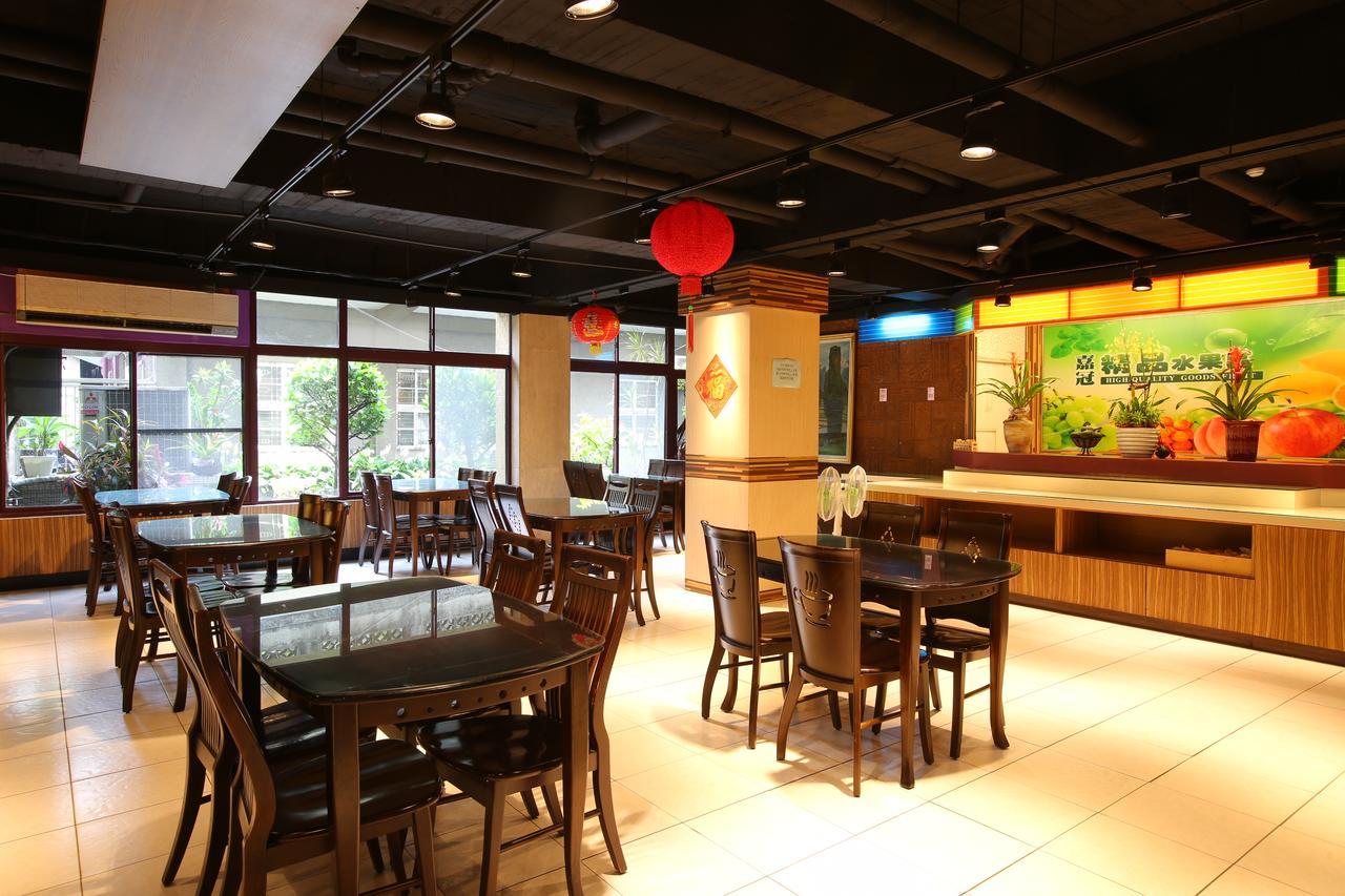 Chiayi Crown Hotel Екстер'єр фото